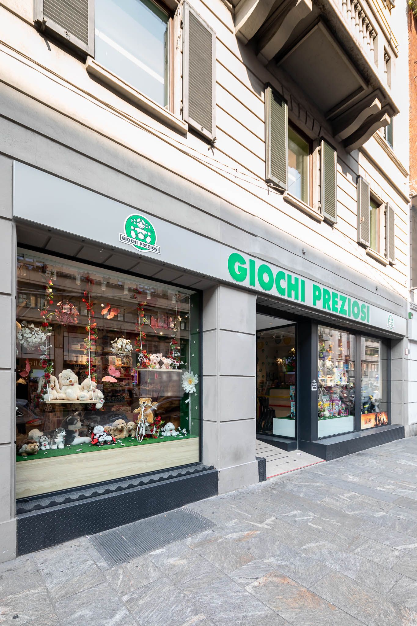 Giochi Preziosi Interni del negozio di Milano Duomo