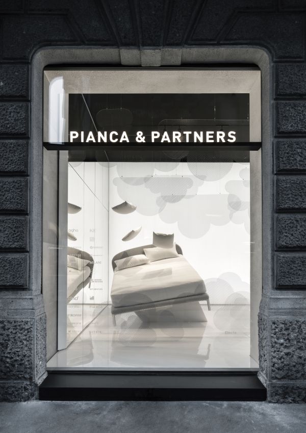 Pianca Vetrina Dream On Milano