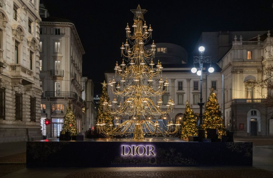 DIOR Christmas tree in Milan
